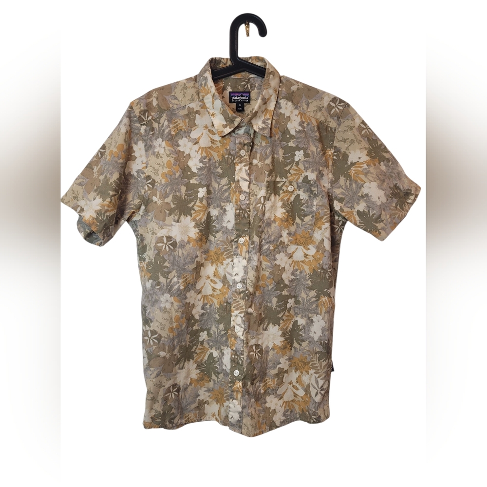 Patagonia Men's Go-To Button Down Short Sleeve Shirt Size M Light Weight Tan